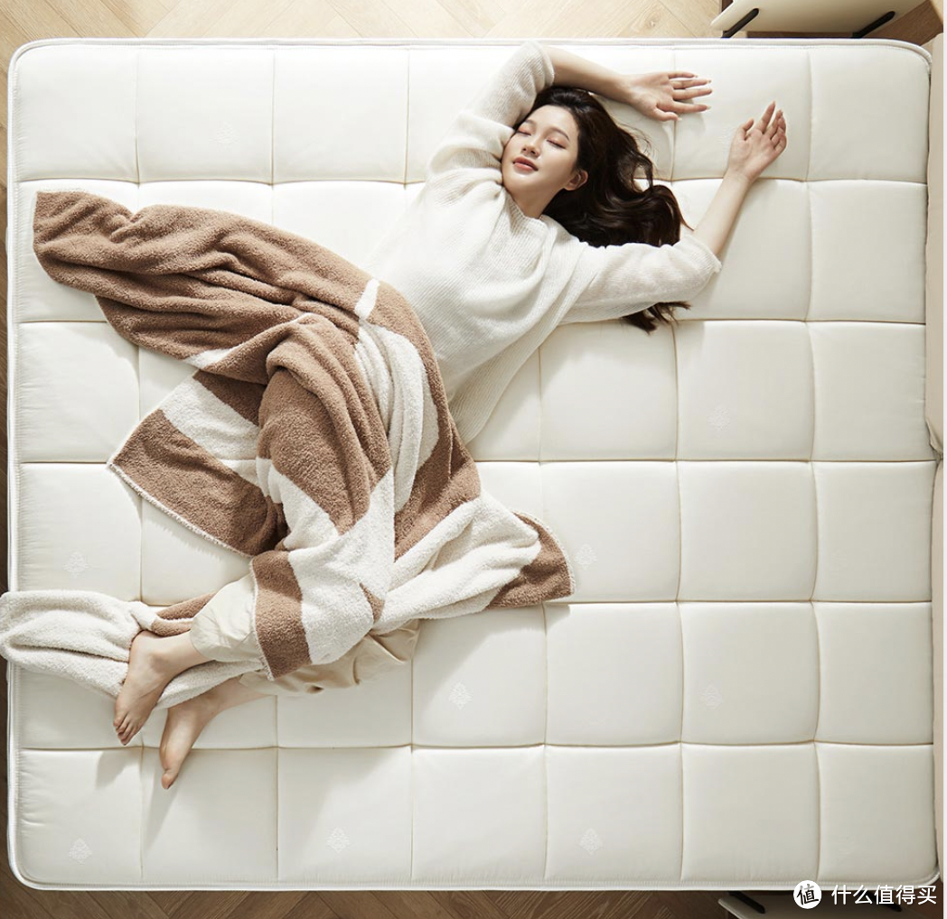 喜临门大天使床垫，轻软羊毛棉+3CM乳胶+X-90°透气芯材+负离子面料，打造轻奢睡感