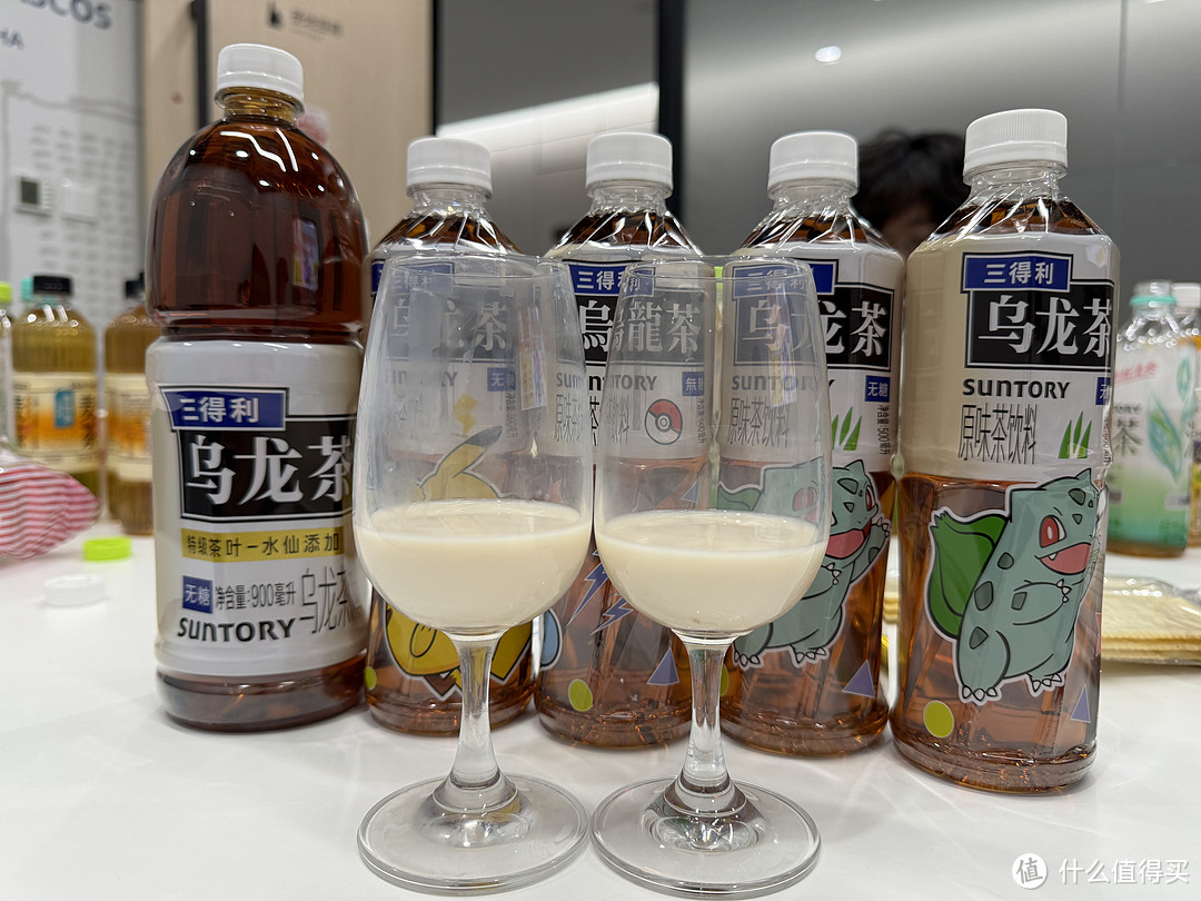 编辑测评团：测评6大箱三得利无糖茶饮料，从茶多酚含量、茶叶添加量到香气口感评价，教你手把手选购不踩雷，千万别轻信网红DIY调配方，谁信谁哭！