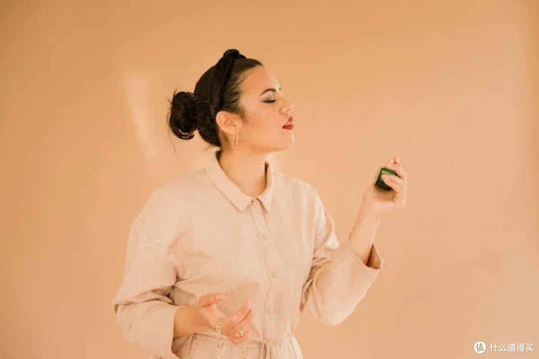 精油的神奇力量：如何通过芳香疗法提升情绪与心理健康