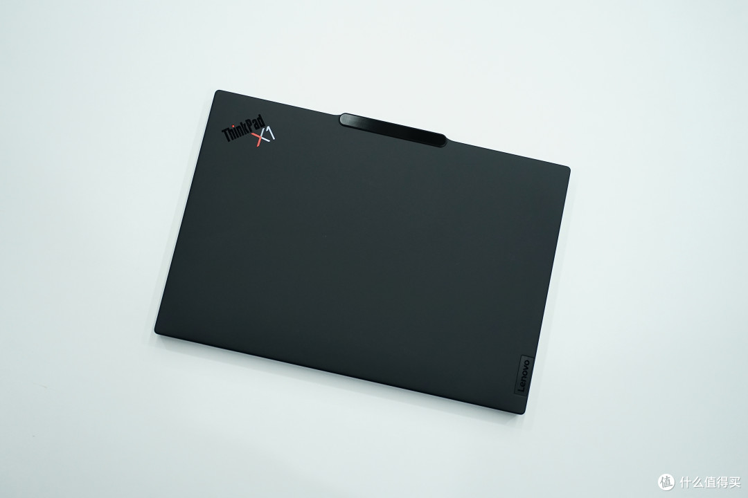 内行评测：换装Lunar Lake处理器，13年经典传承！ThinkPad X1 Carbon Aura AI 2025上手体验