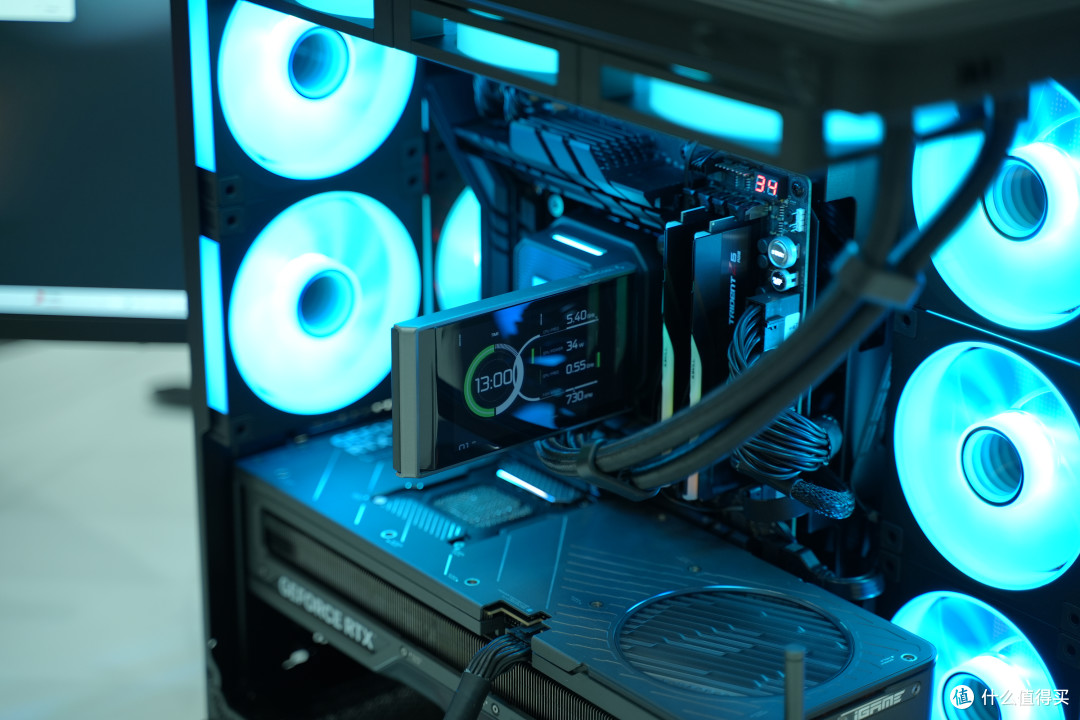 评论有奖、内行评测：加量不加价，主流装机市场的洗牌之作，酷睿 Ultra 270K/250K Plus 首发评测